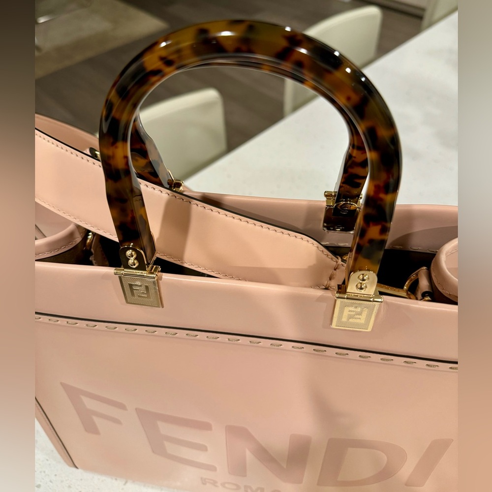 Fendi Pink Tote Bag with Tortoiseshell Effect Handles - Picture 6 of 14